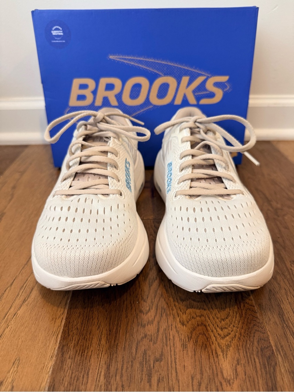 Brooks Ghost Max 3  - Beige with Light Blue Logo